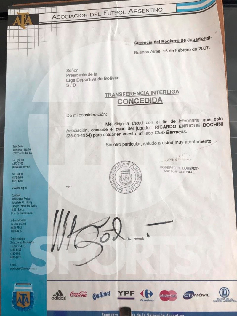 Documento histórico: el pase oficial en AFA de Bochini, que pasaba de Independiente a Barracas Bolívar Documento histórico: el pase oficial en AFA de Bochini, que pasaba de Independiente a Barracas Bolívar