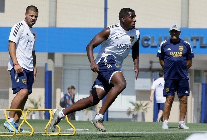 Hurtado, en su primer paso como jugador de Boca Hurtado, en su primer paso como jugador de Boca